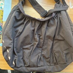 Good Totes Large Croissant Crescent Sling